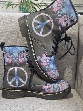 Feather Peace Sign Combat Boots - Multicolor